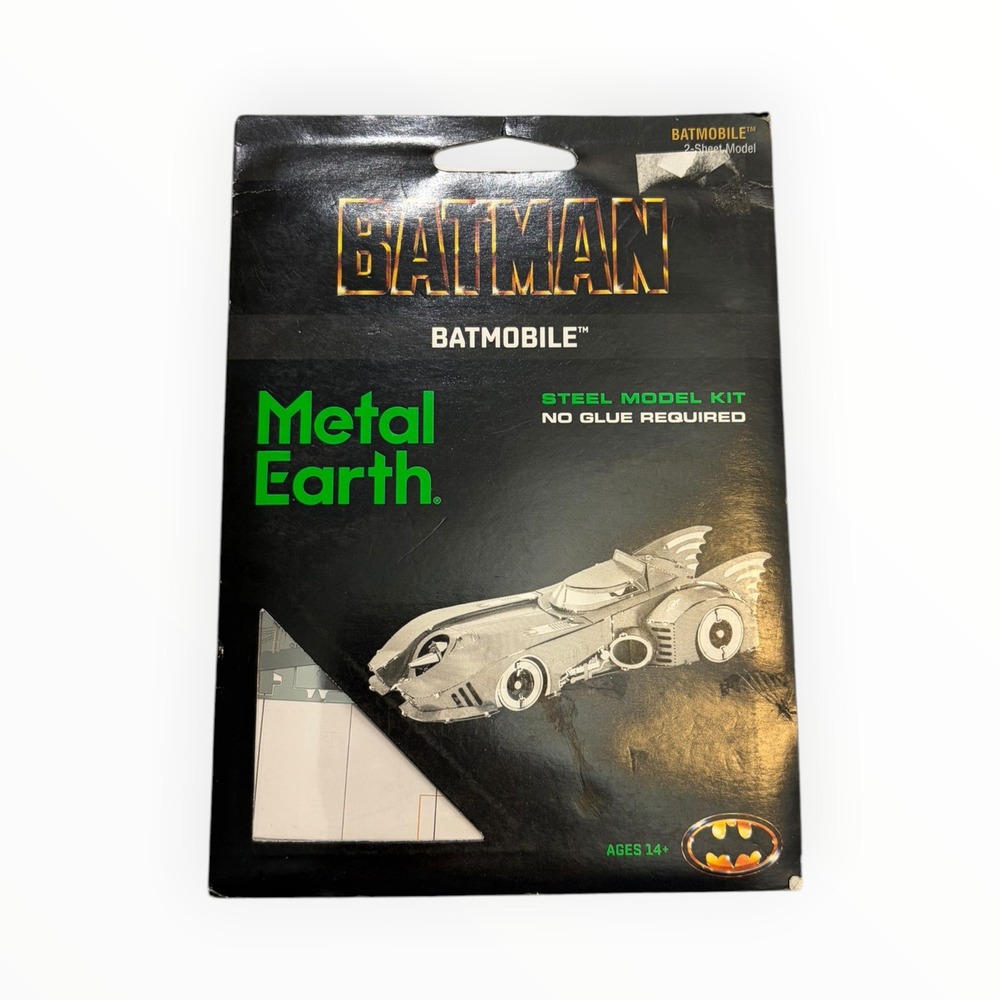 Metal Earth Batman Batmobile Steel Model Kit Fascinations MMS372 New
